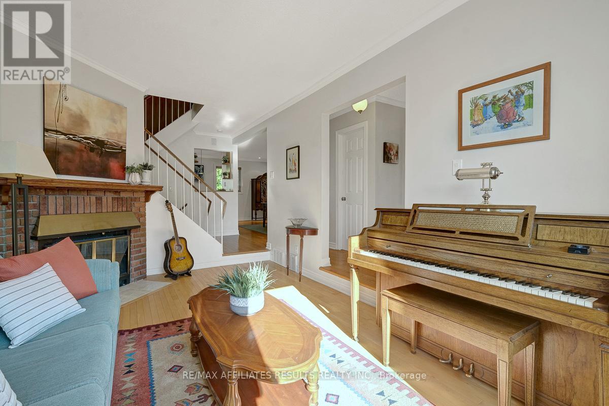 68 Pheasant Run Drive, Ottawa, Ontario  K2J 2R4 - Photo 12 - X12491902