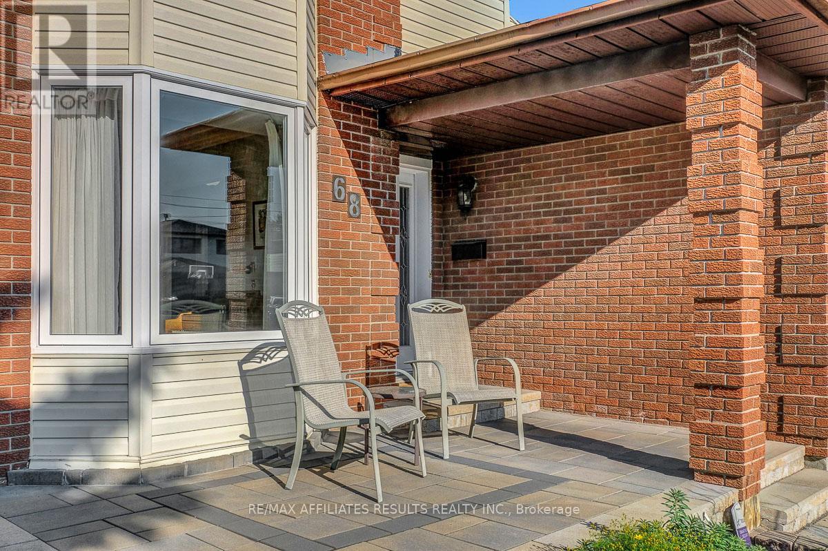 68 Pheasant Run Drive, Ottawa, Ontario  K2J 2R4 - Photo 5 - X12491902