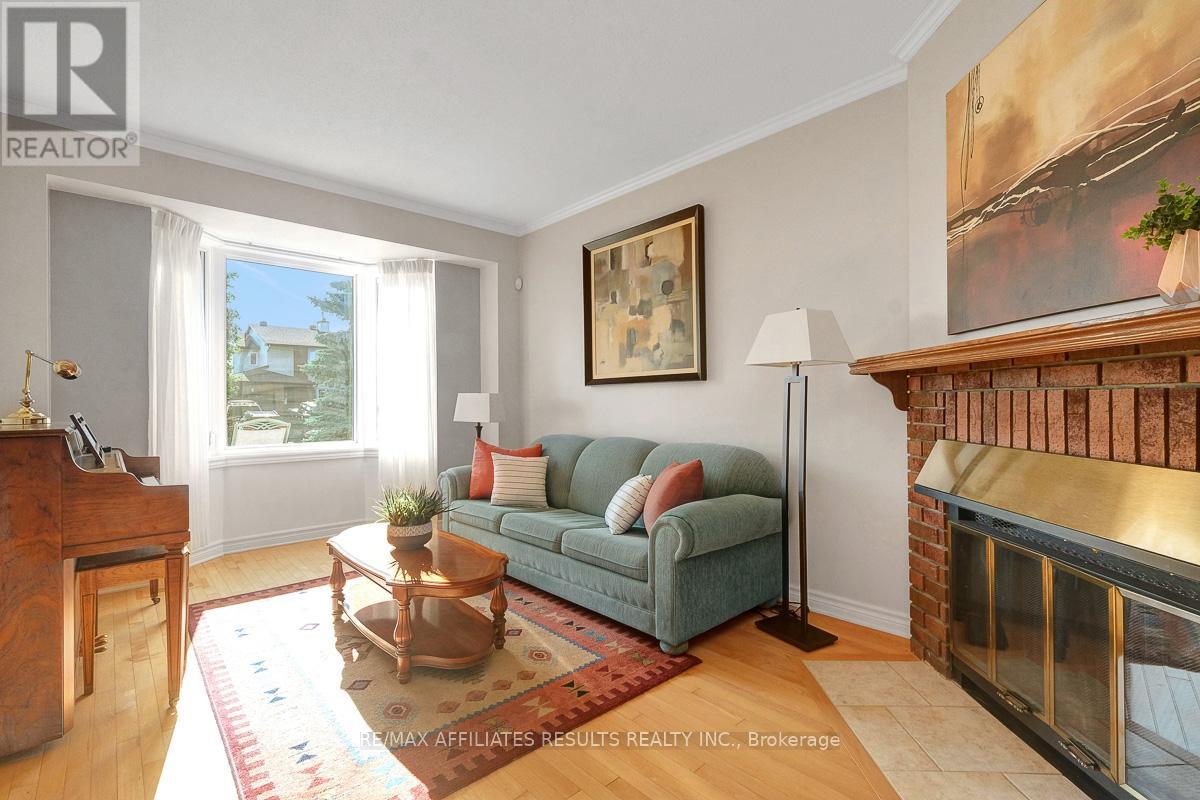 68 Pheasant Run Drive, Ottawa, Ontario  K2J 2R4 - Photo 9 - X12491902