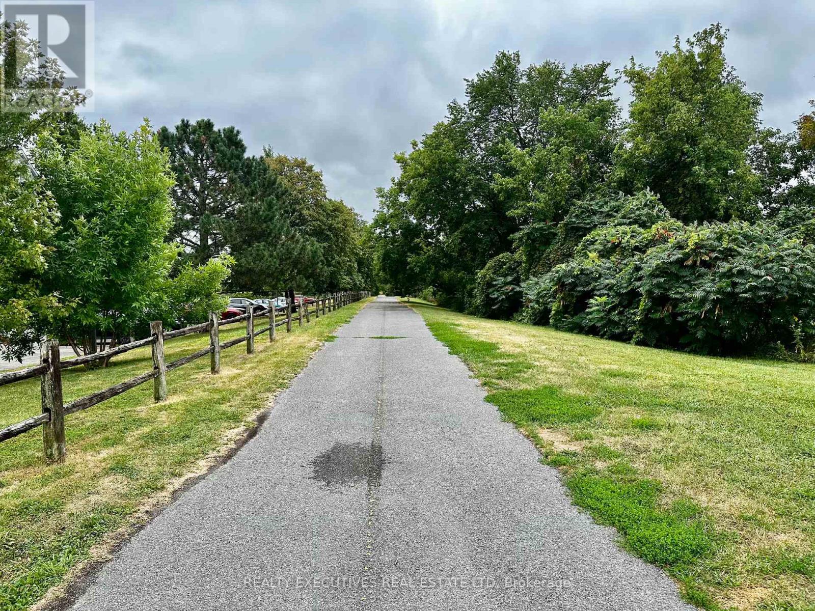 408 - 214 Viewmount Drive, Ottawa, Ontario K2E 7X3 - Photo 20 - X12372517