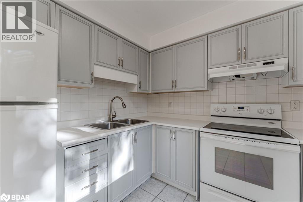 21 Evergreen Court Unit# 7, Barrie, Ontario  L4N 6W8 - Photo 3 - 40784431