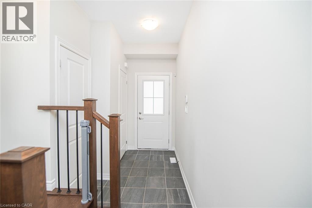 8 Mia Drive, Hamilton, Ontario  L9B 0K1 - Photo 6 - 40784387