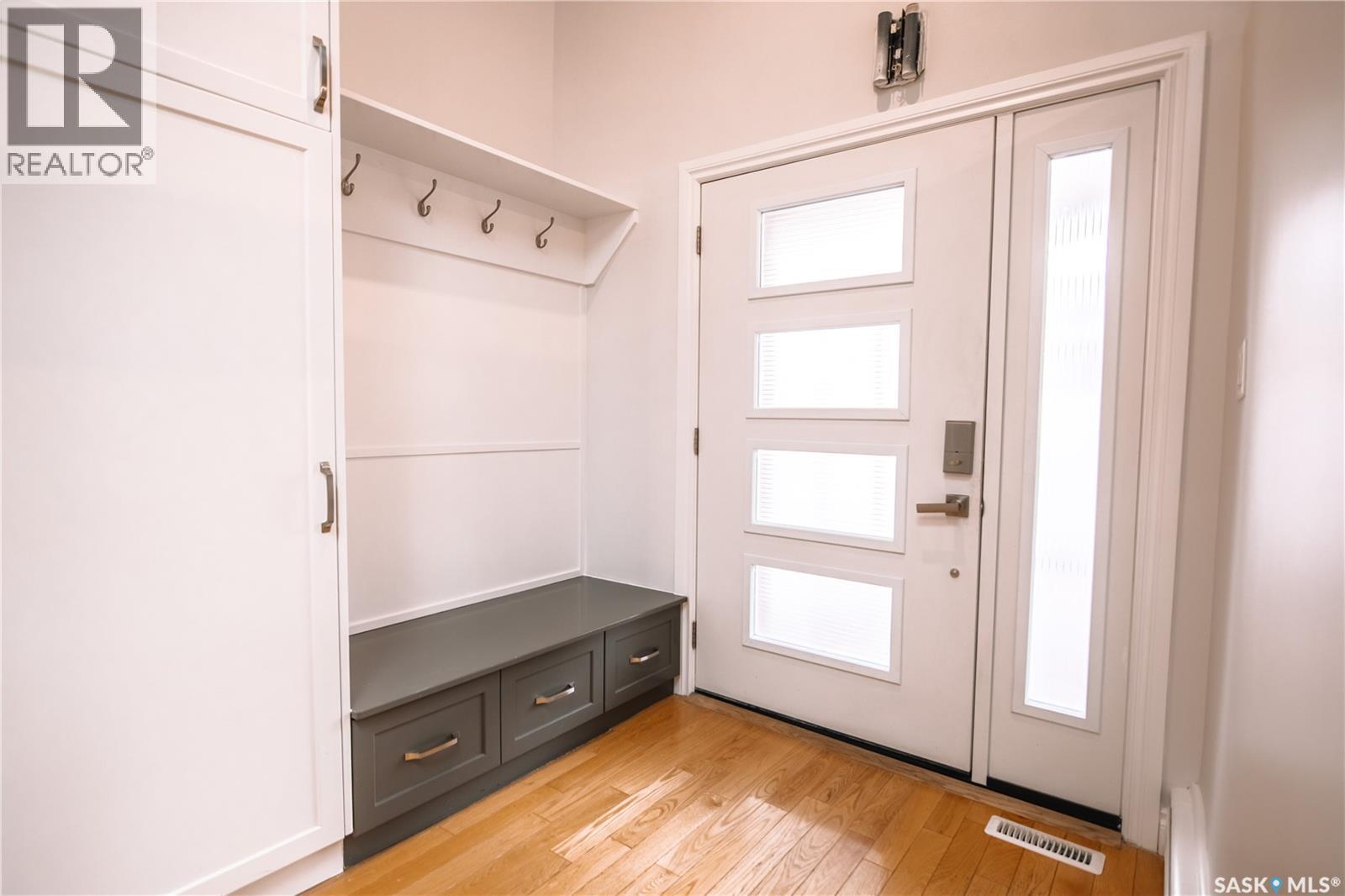 3319 29th Avenue, Regina, Saskatchewan  S4S 2P1 - Photo 5 - SK021951