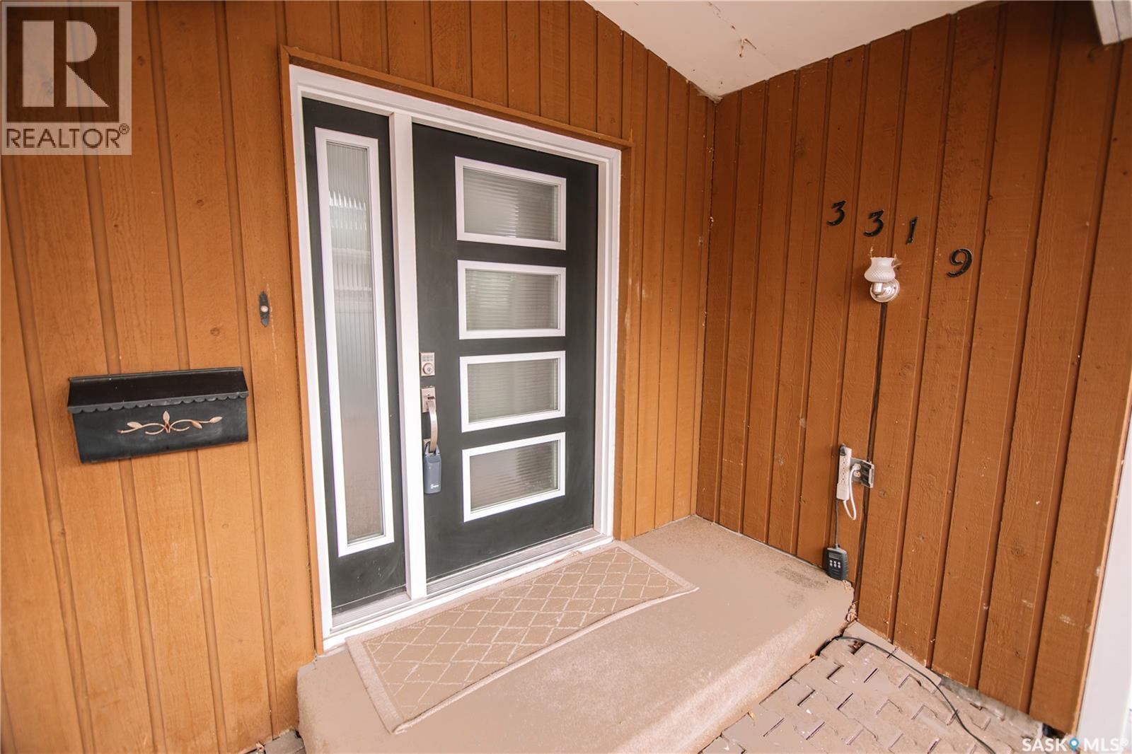 3319 29th Avenue, Regina, Saskatchewan  S4S 2P1 - Photo 4 - SK021951