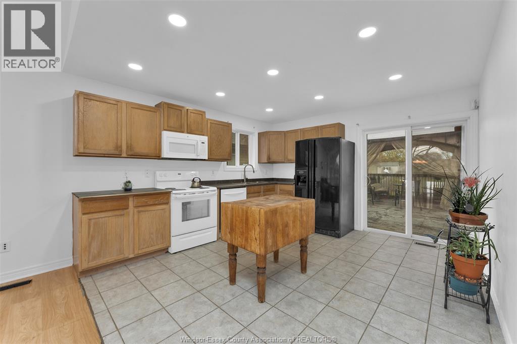 3656 Maguire, Windsor, Ontario  N9E 4V5 - Photo 11 - 25027535