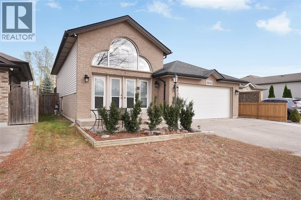 3656 Maguire, Windsor, Ontario  N9E 4V5 - Photo 2 - 25027535