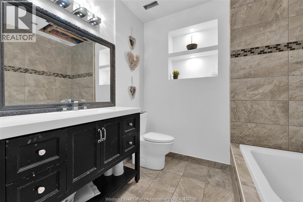 3656 Maguire, Windsor, Ontario  N9E 4V5 - Photo 30 - 25027535