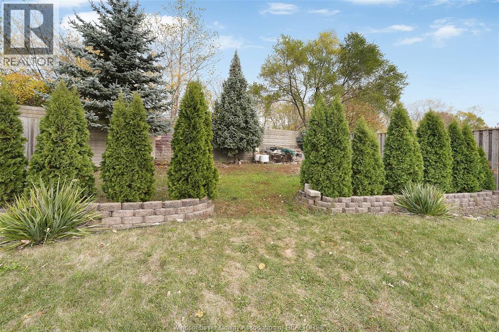 3656 Maguire, Windsor, Ontario  N9E 4V5 - Photo 39 - 25027535