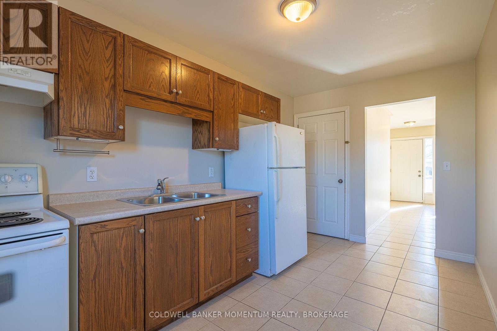 44 Saturn Road, Port Colborne, Ontario  L3K 6E1 - Photo 12 - X12491594