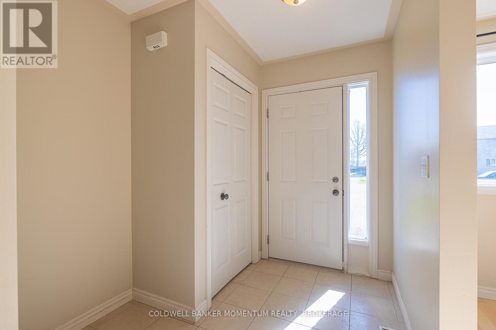 44 Saturn Road, Port Colborne, Ontario  L3K 6E1 - Photo 4 - X12491594