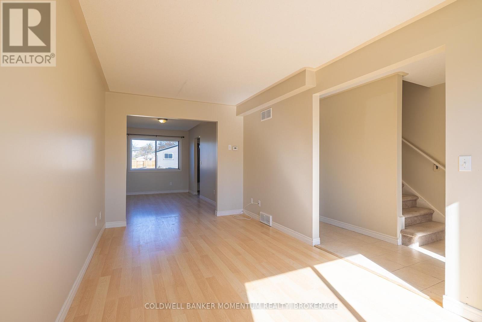 44 Saturn Road, Port Colborne, Ontario  L3K 6E1 - Photo 6 - X12491594