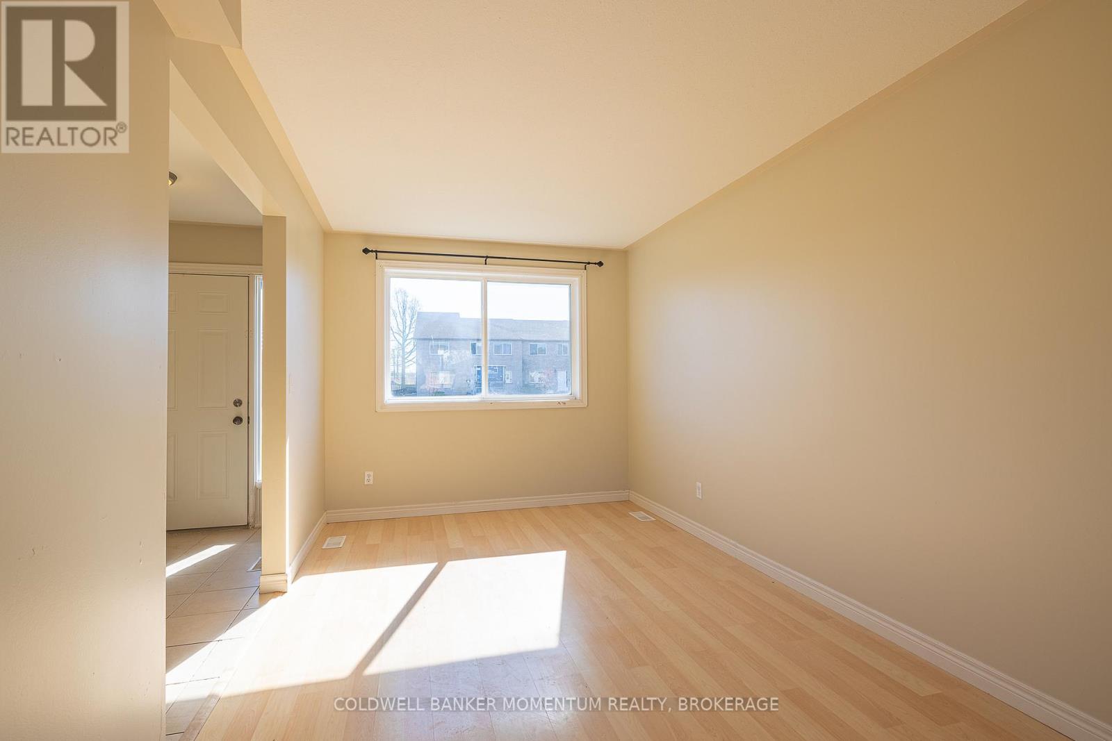 44 Saturn Road, Port Colborne, Ontario  L3K 6E1 - Photo 7 - X12491594