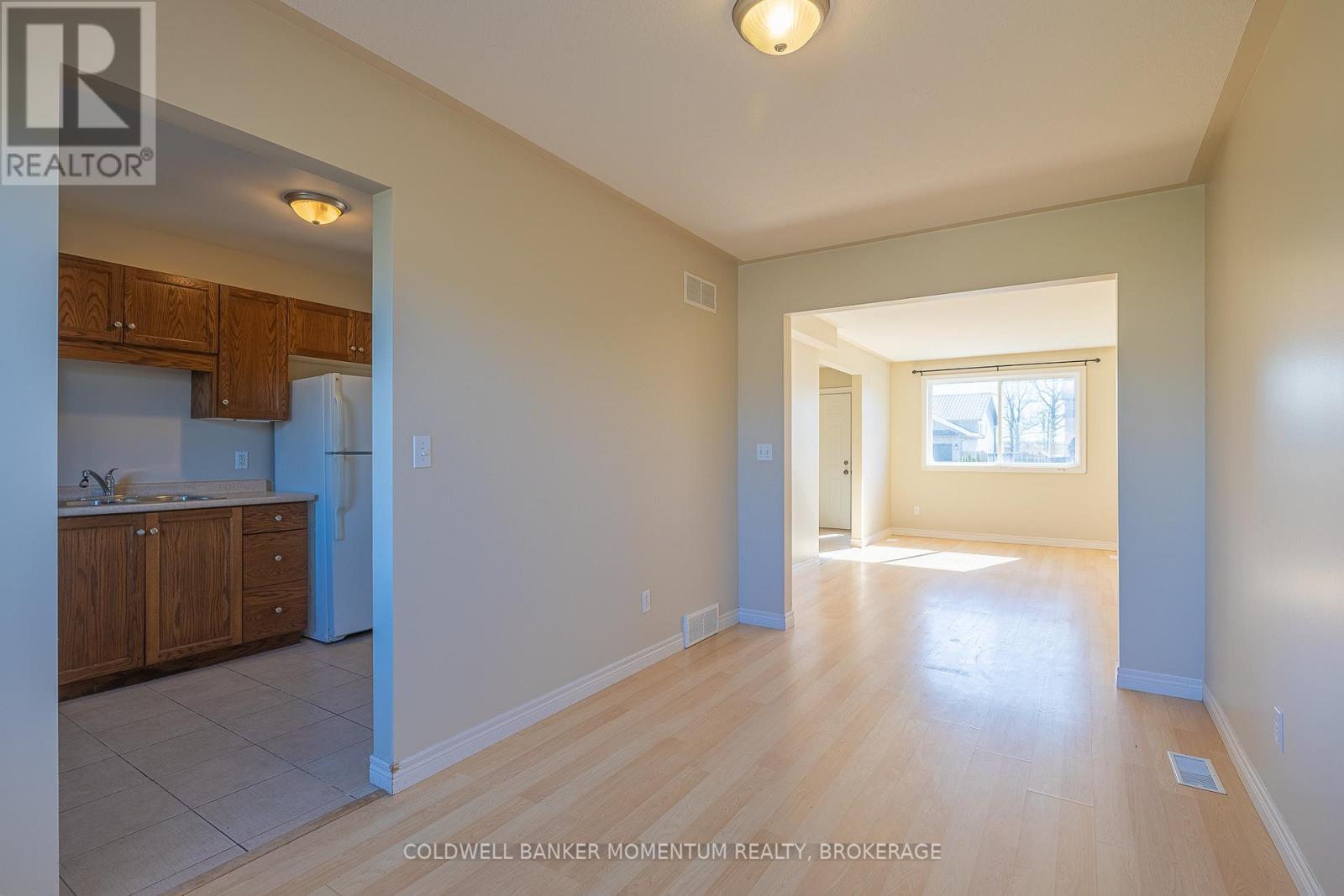 44 Saturn Road, Port Colborne, Ontario  L3K 6E1 - Photo 9 - X12491594