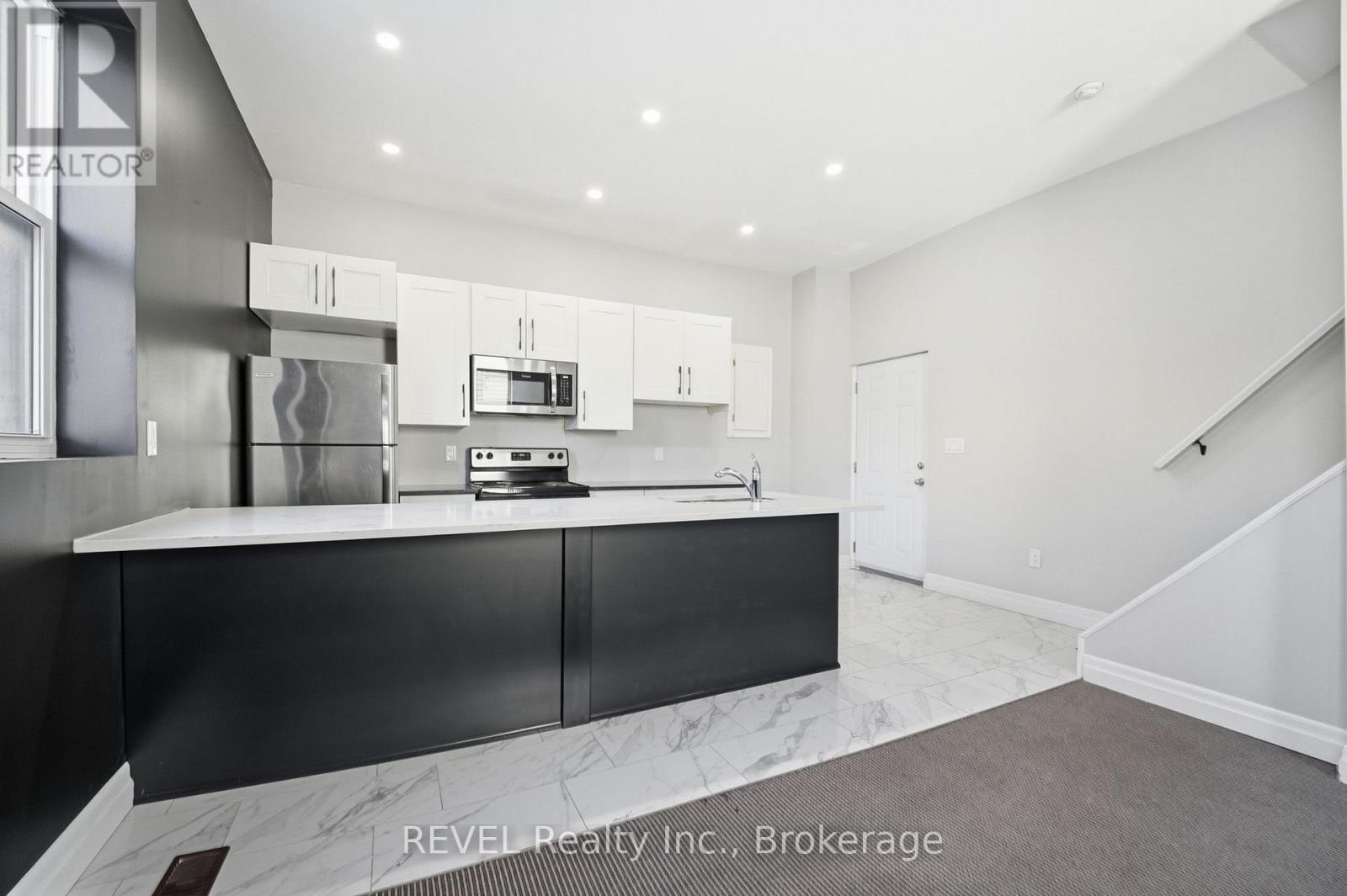 7 - 18 Clairmont Street, Thorold, Ontario  L2V 1R1 - Photo 4 - X12491766