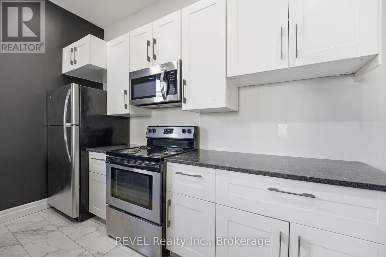 7 - 18 Clairmont Street, Thorold, Ontario  L2V 1R1 - Photo 5 - X12491766