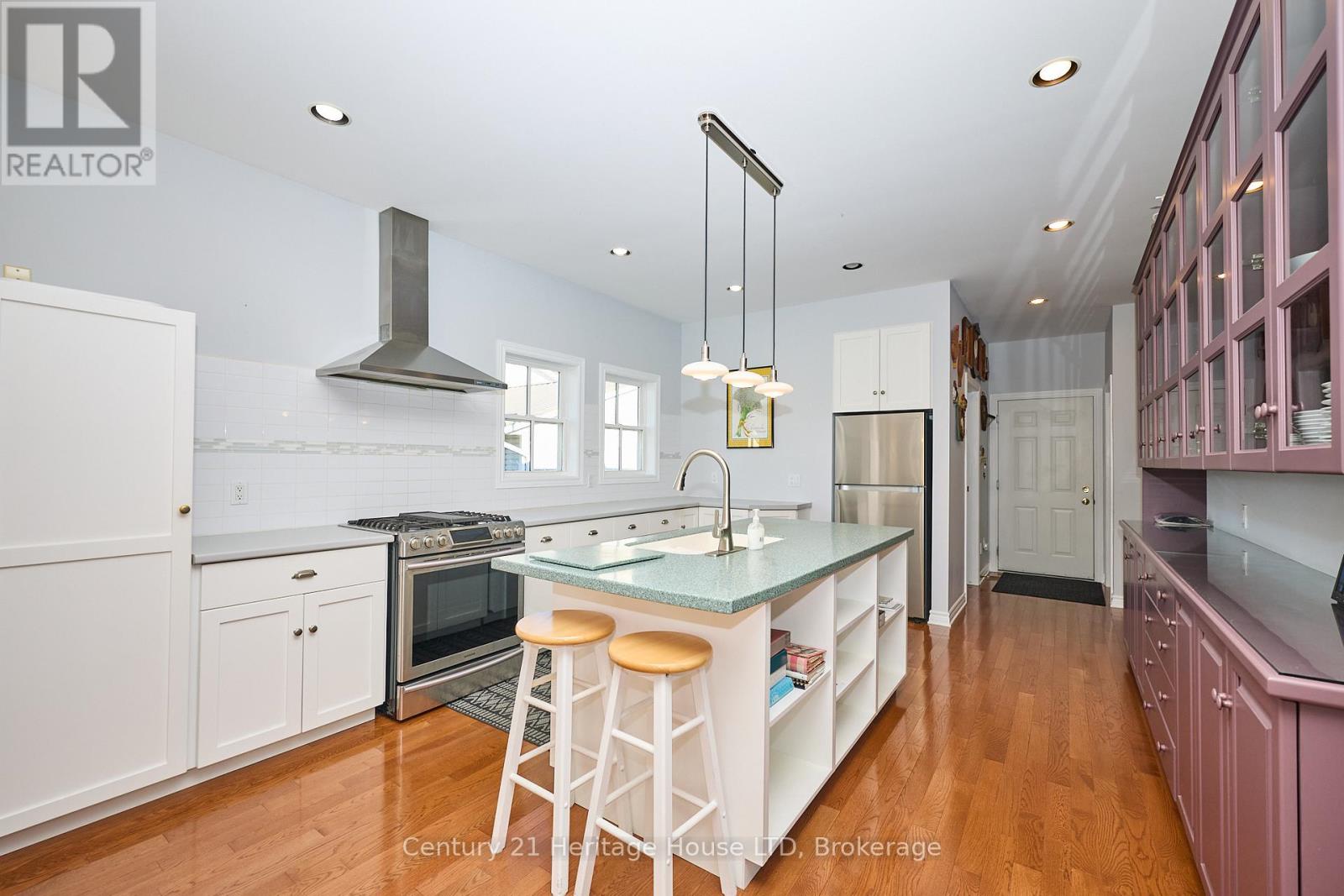 72 Adelaide Street, Fort Erie, Ontario  L2A 5K5 - Photo 11 - X12491852