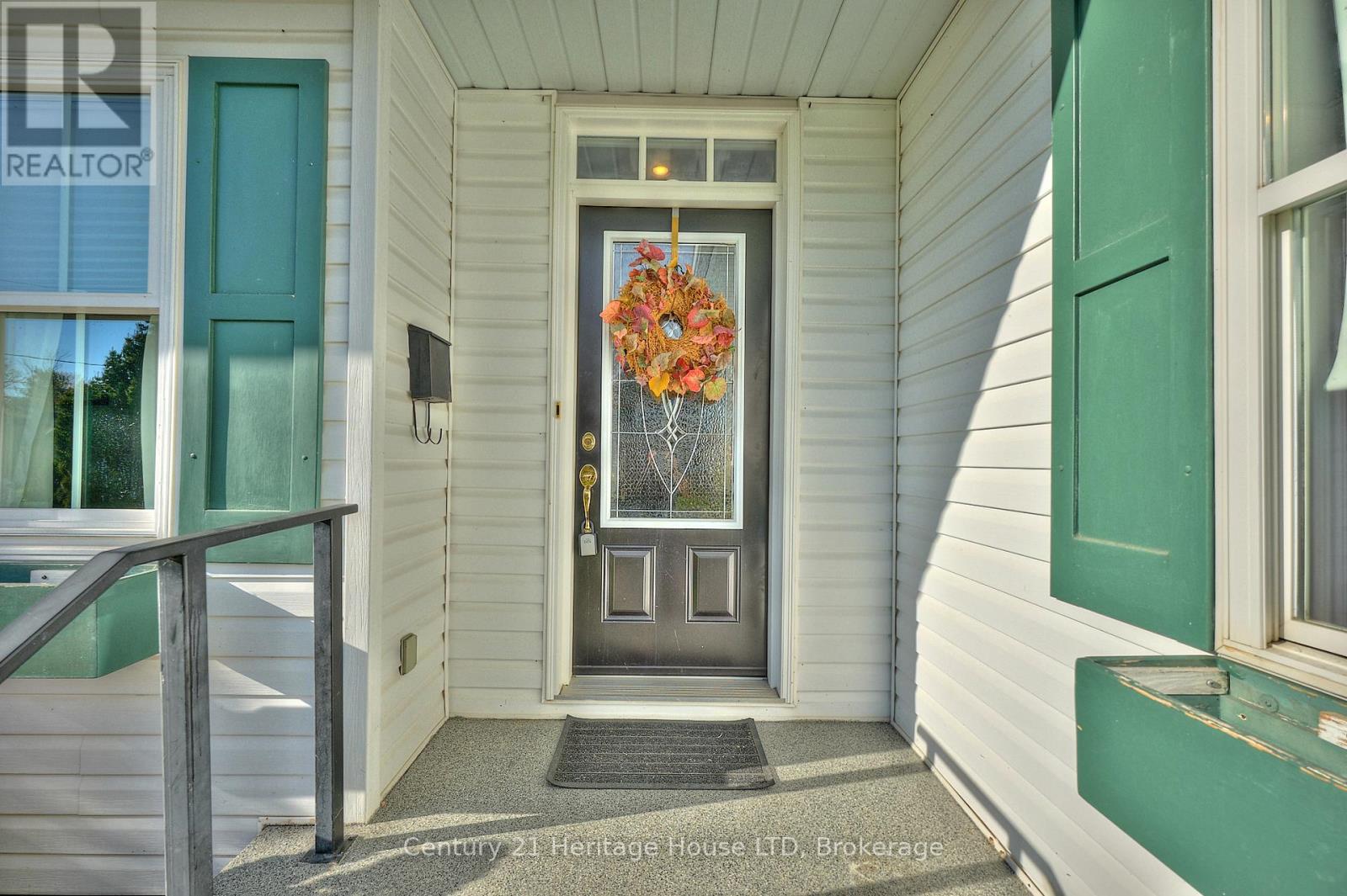 72 Adelaide Street, Fort Erie, Ontario  L2A 5K5 - Photo 3 - X12491852