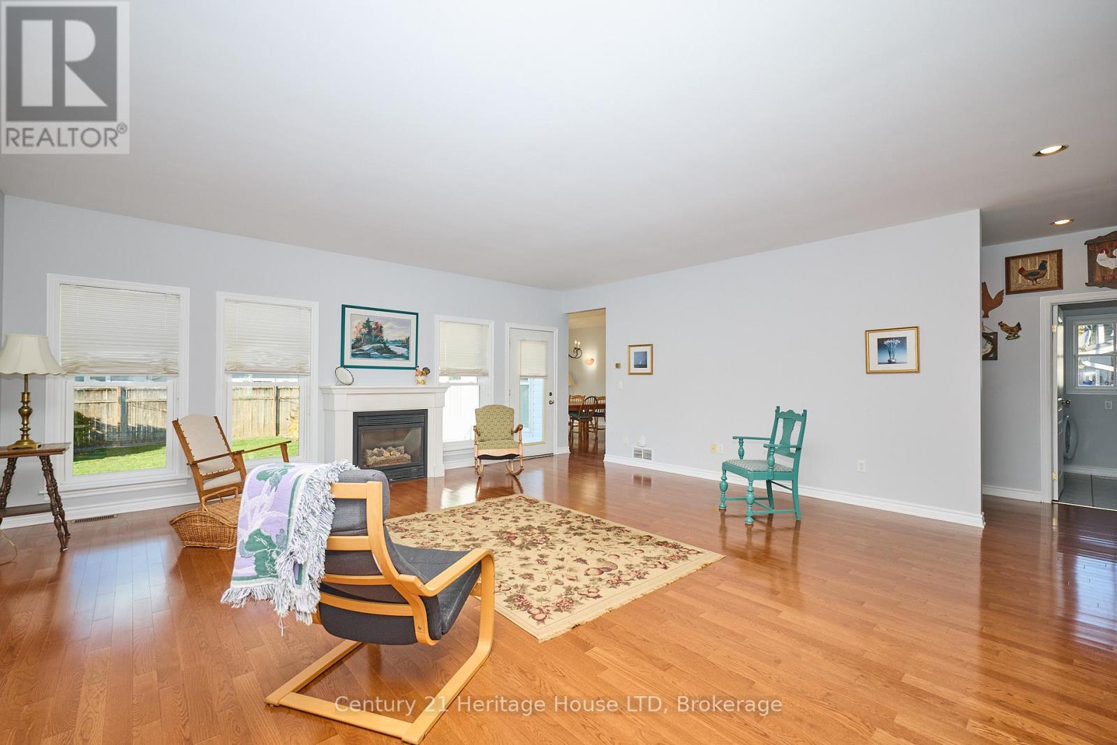 72 Adelaide Street, Fort Erie, Ontario  L2A 5K5 - Photo 6 - X12491852