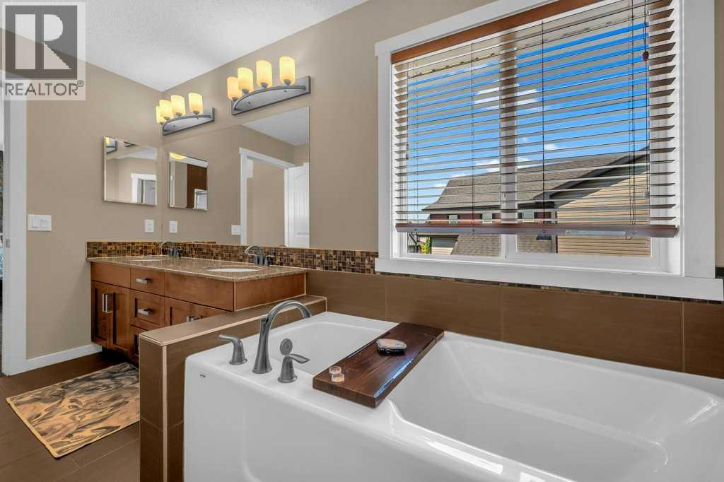 1186 Kings Heights Way Se, Airdrie, Alberta  T4A 0S4 - Photo 25 - A2253628