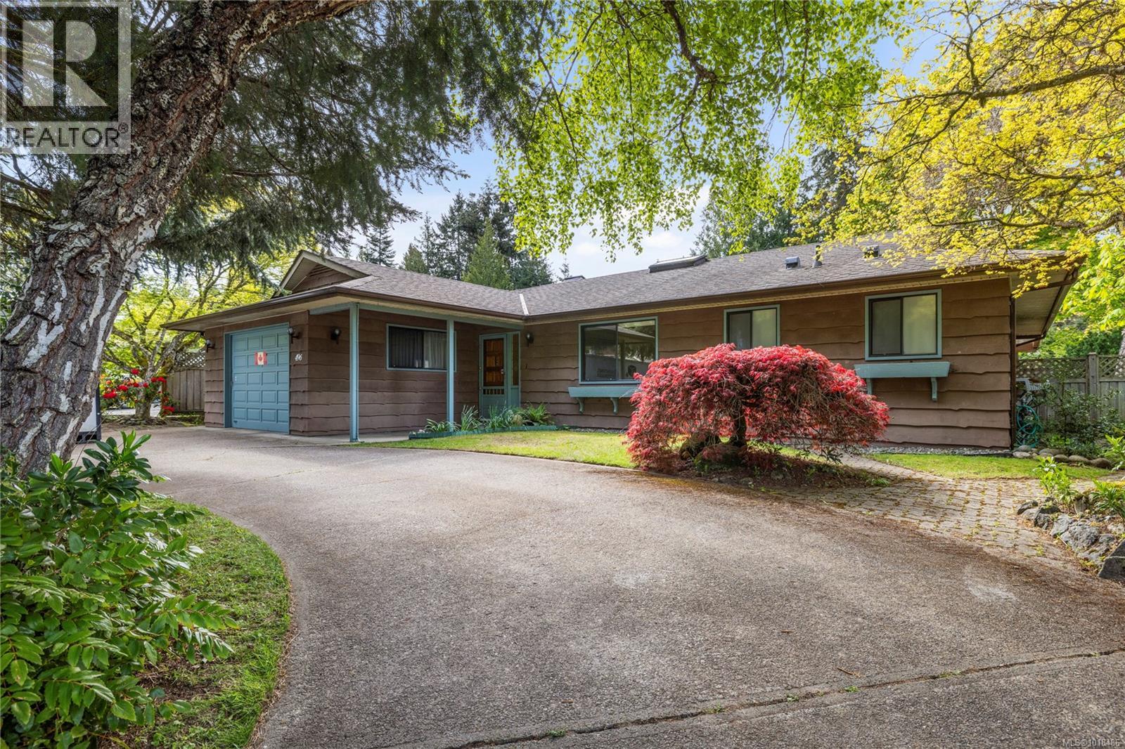 496 Crescent Rd W, Qualicum Beach, British Columbia