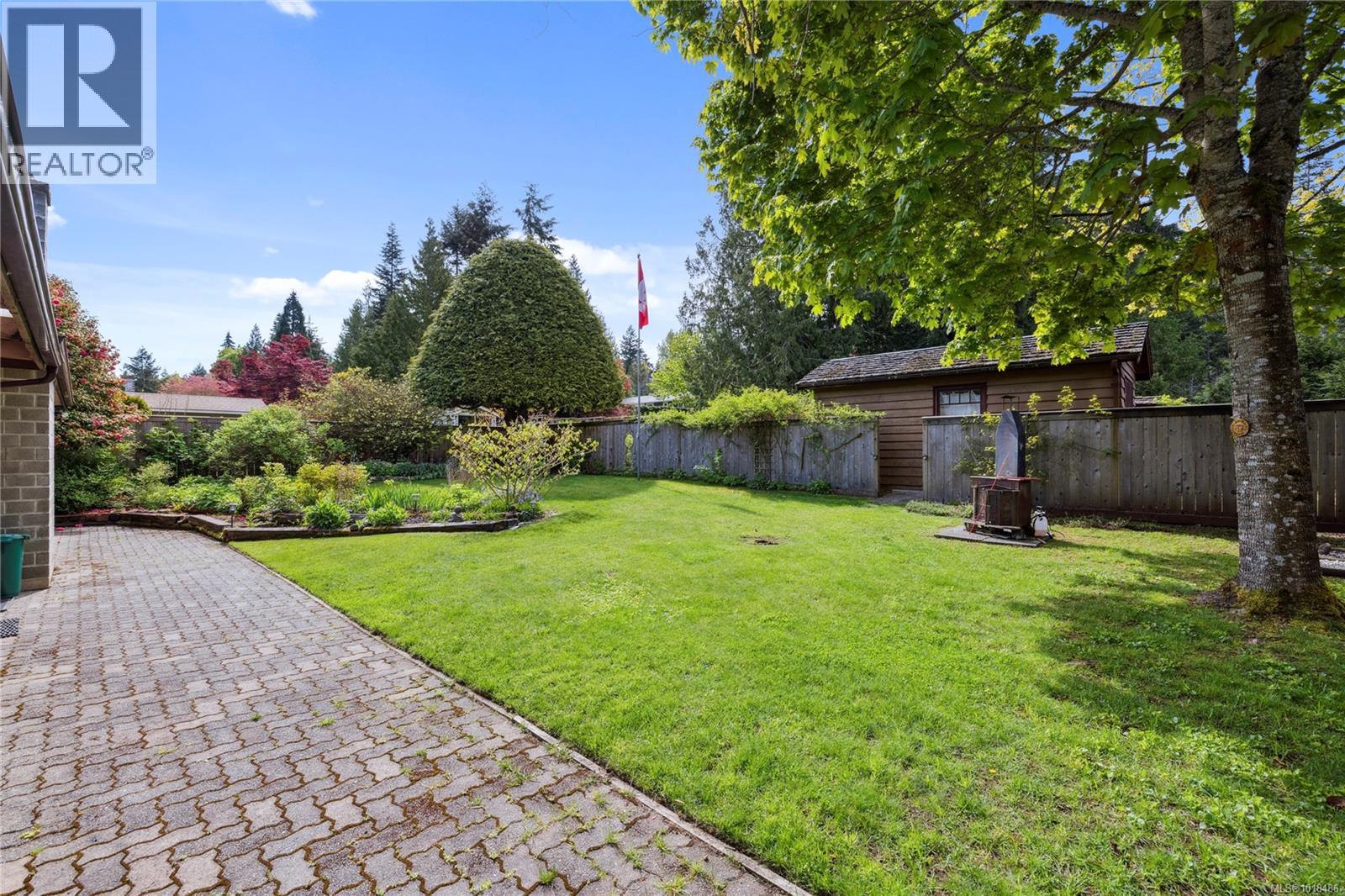 496 Crescent Rd W, Qualicum Beach, British Columbia  V9K 1J4 - Photo 12 - 1018486
