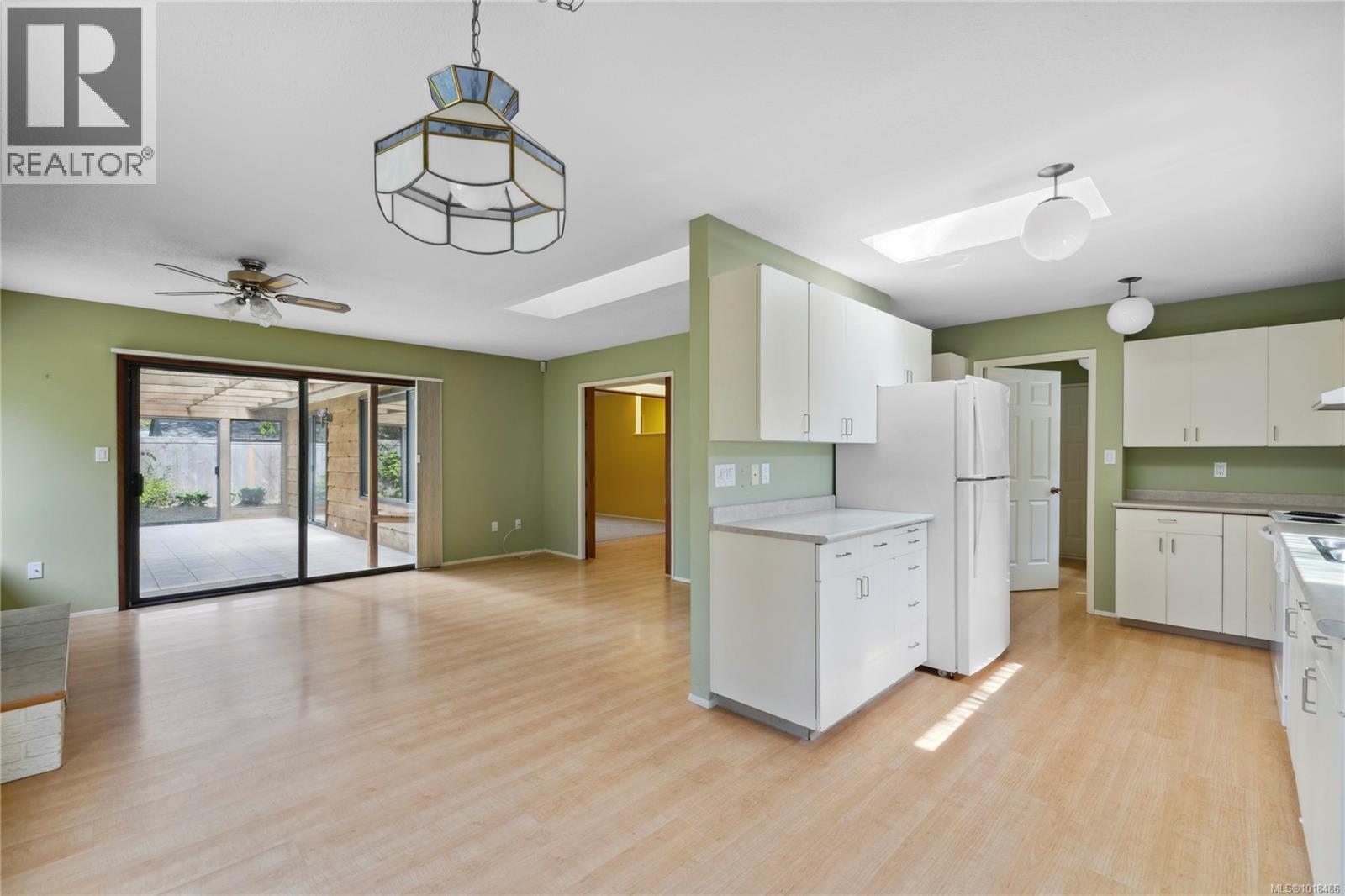 496 Crescent Rd W, Qualicum Beach, British Columbia  V9K 1J4 - Photo 32 - 1018486