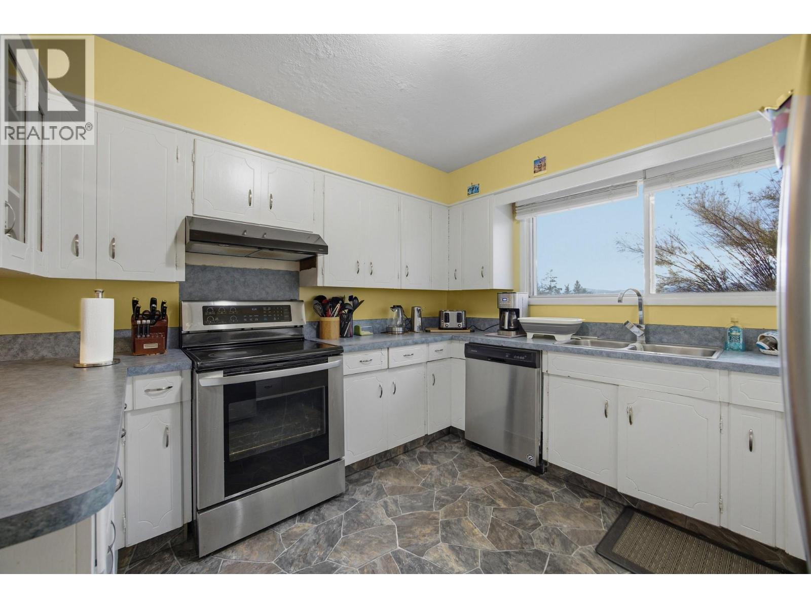 647 Downie Road, Vernon, British Columbia  V1B 3A9 - Photo 7 - 10366973