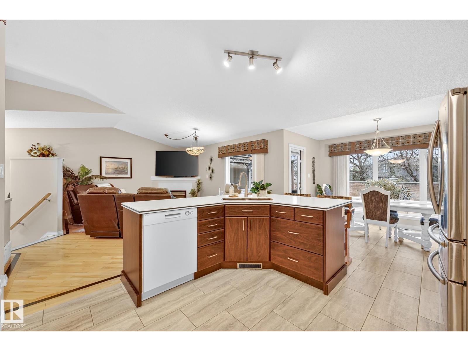 33 57b Erin Ridge Dr, St. Albert, Alberta  T8N 6G1 - Photo 10 - E4464034