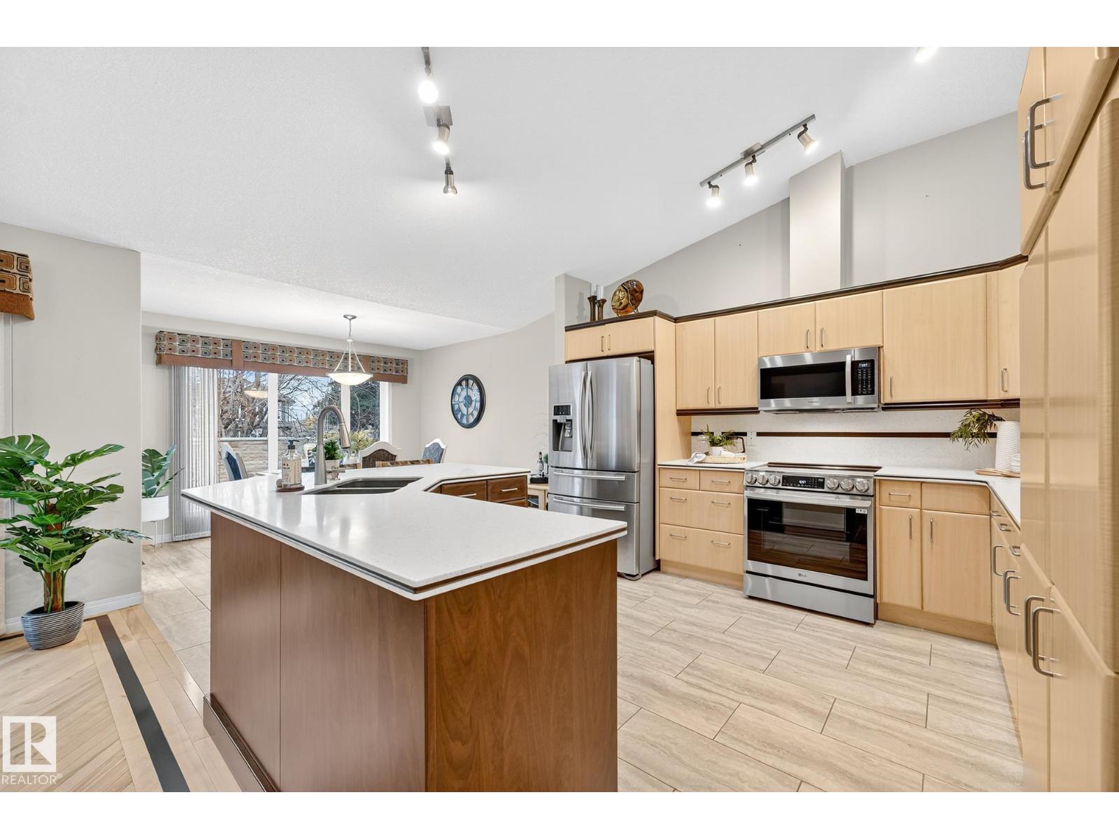 33 57b Erin Ridge Dr, St. Albert, Alberta  T8N 6G1 - Photo 7 - E4464034