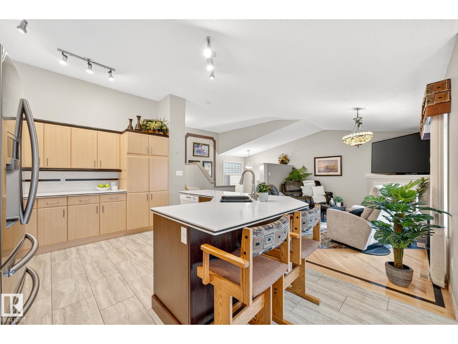 33 57b Erin Ridge Dr, St. Albert, Alberta  T8N 6G1 - Photo 9 - E4464034