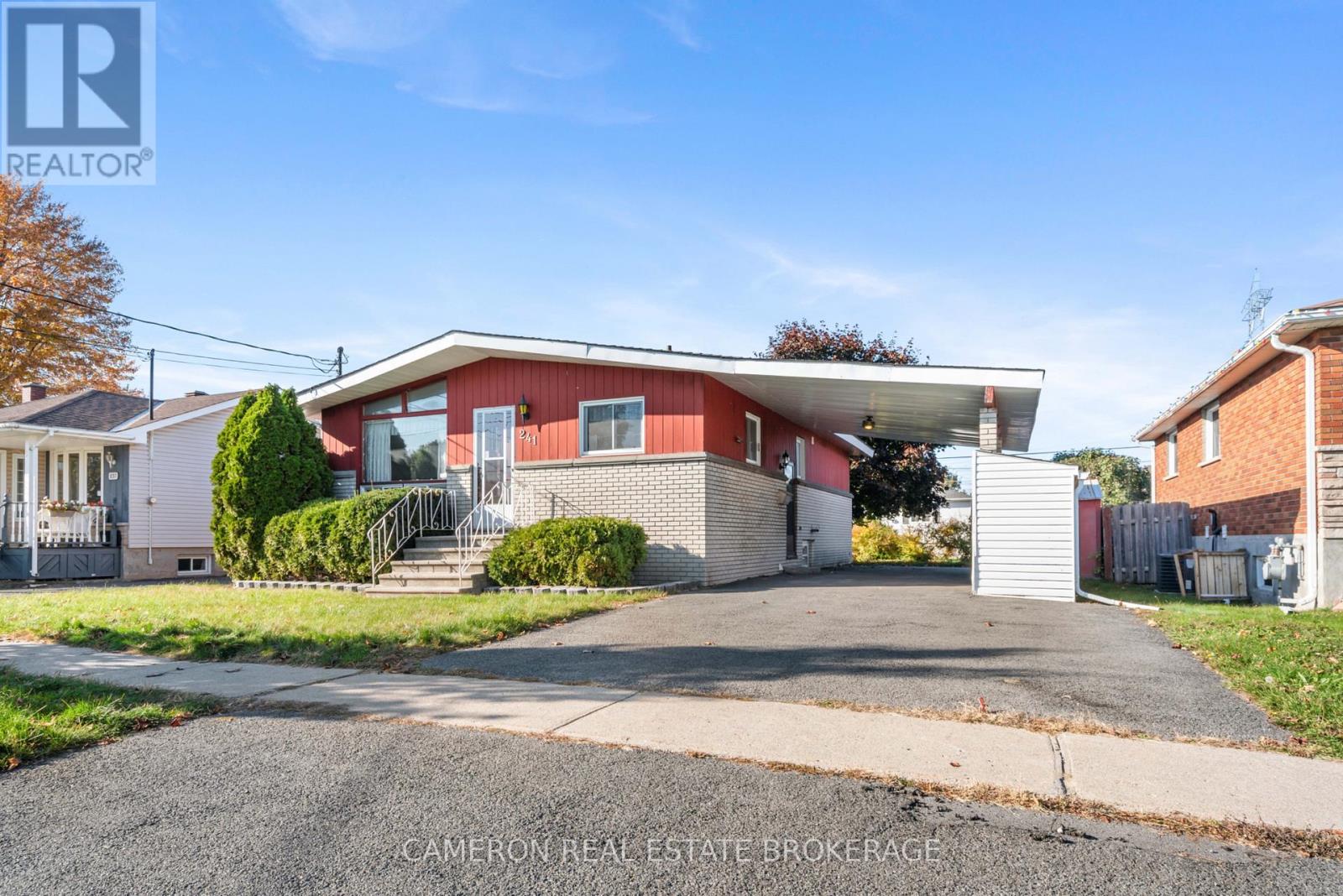 241 Sunnyside Avenue, Cornwall, Ontario  K6H 3E2 - Photo 2 - X12491768