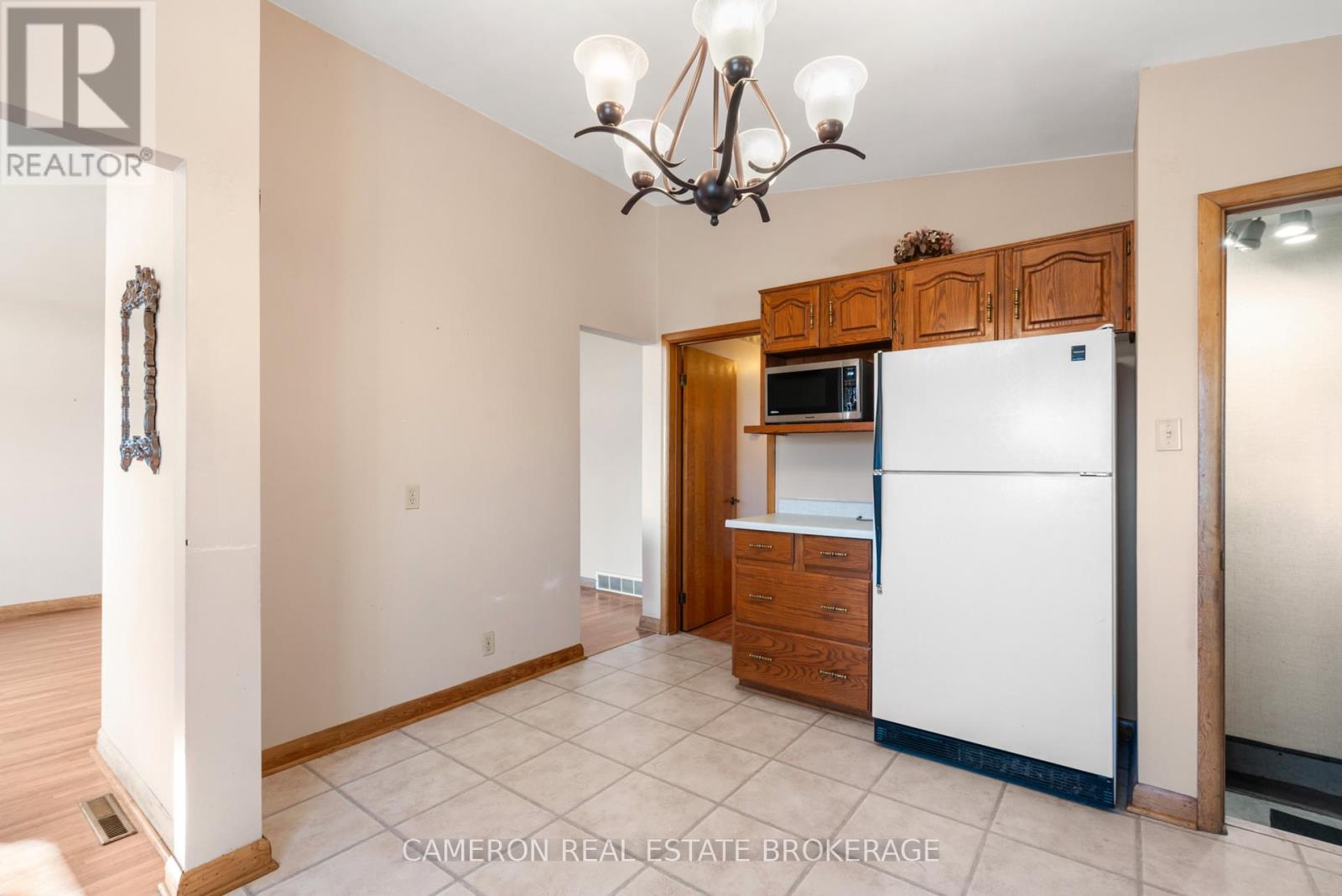 241 Sunnyside Avenue, Cornwall, Ontario  K6H 3E2 - Photo 6 - X12491768