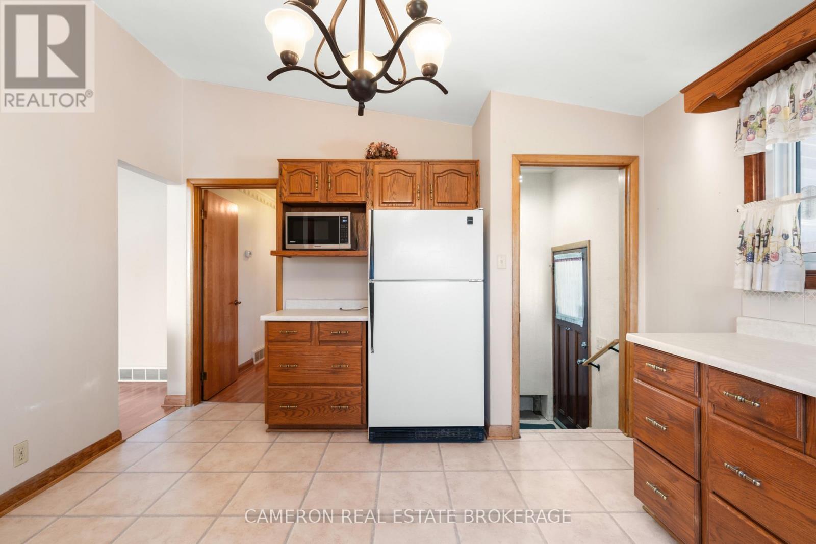 241 Sunnyside Avenue, Cornwall, Ontario  K6H 3E2 - Photo 7 - X12491768