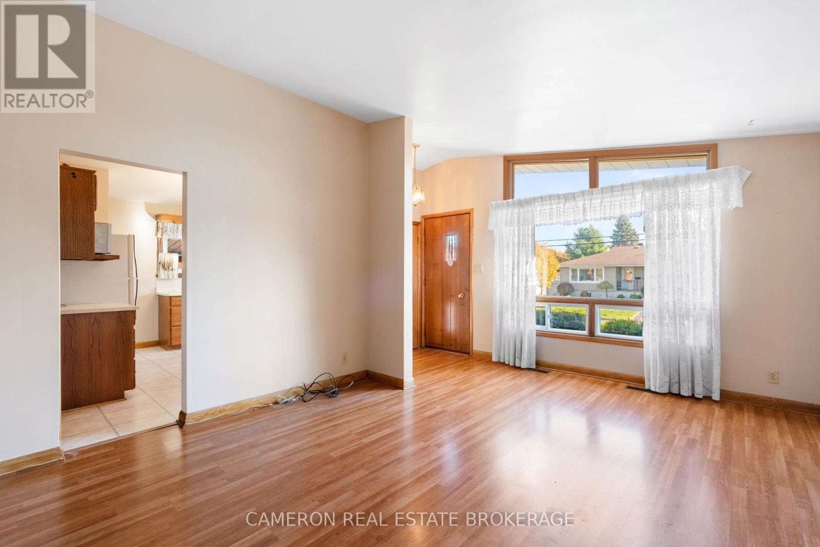 241 Sunnyside Avenue, Cornwall, Ontario  K6H 3E2 - Photo 8 - X12491768