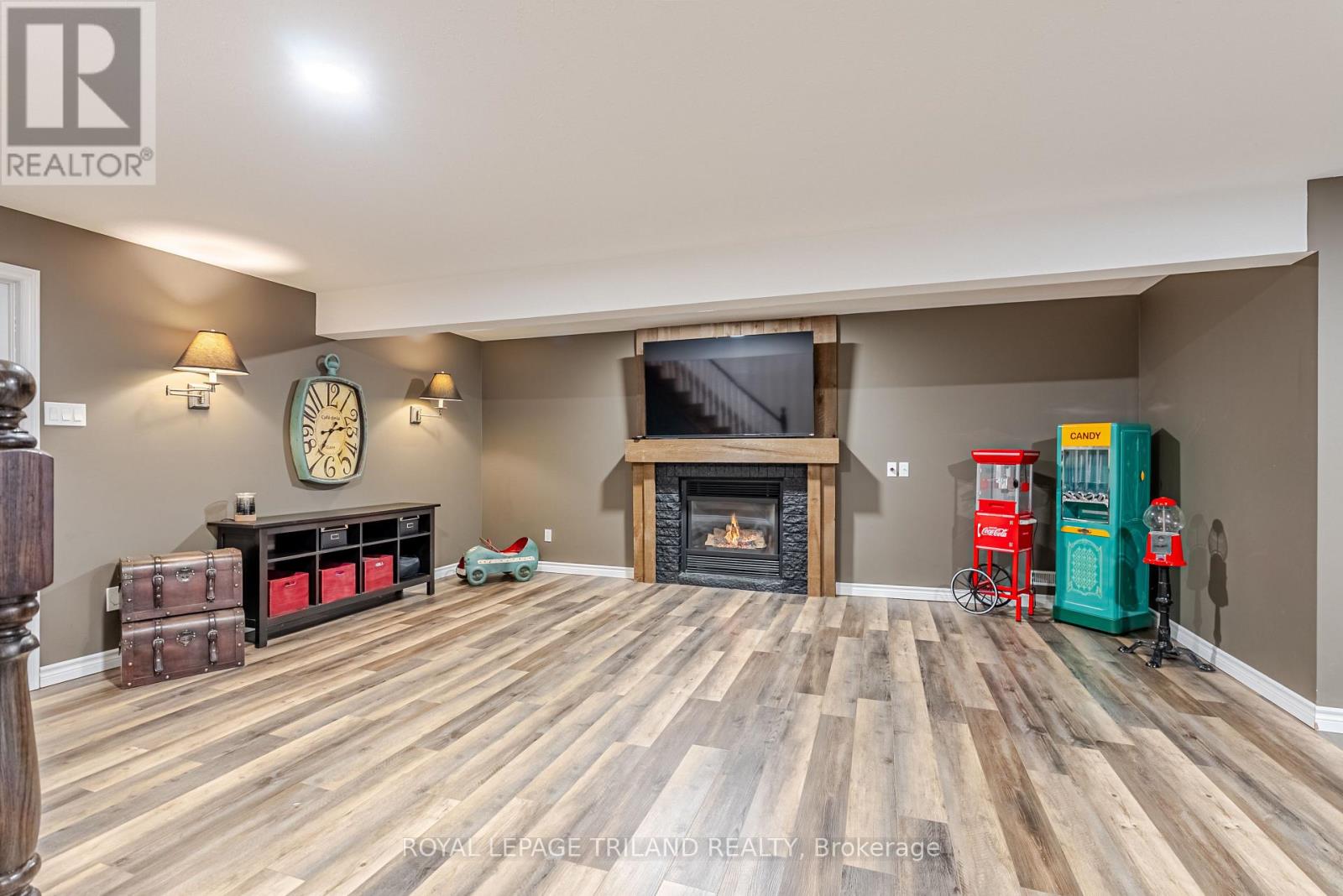 5017 Hamilton Road, Thames Centre (Dorchester), Ontario  N0L 1G6 - Photo 25 - X12491818