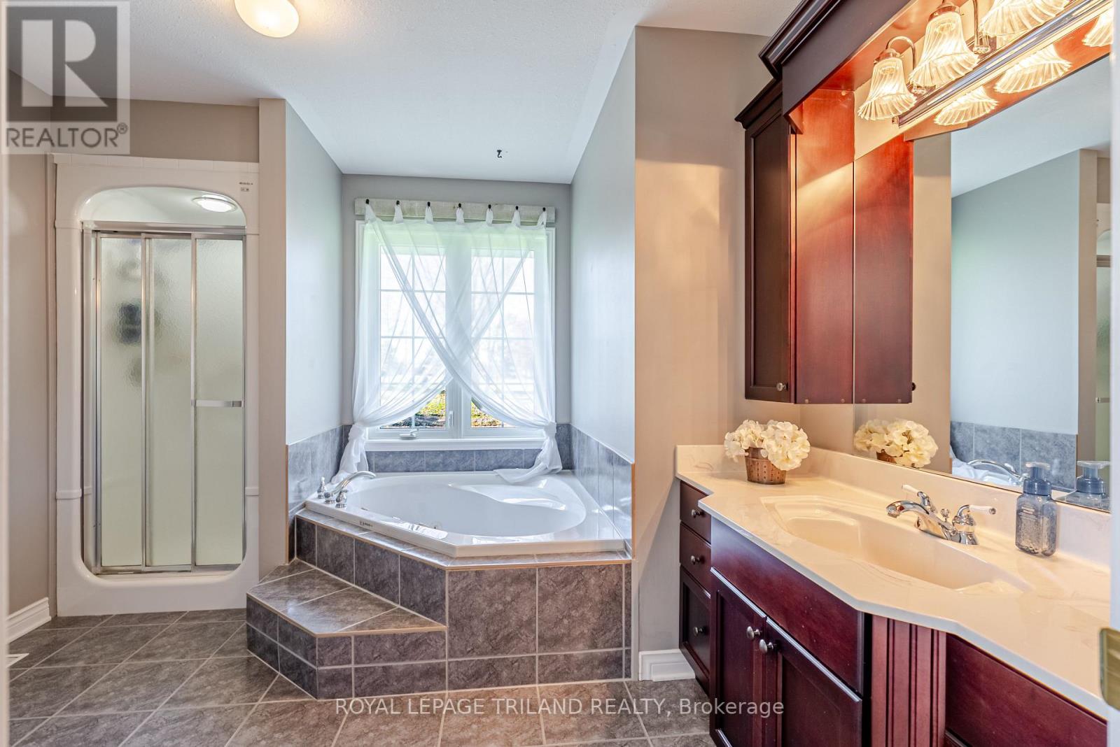 5017 Hamilton Road, Thames Centre (Dorchester), Ontario  N0L 1G6 - Photo 21 - X12491818