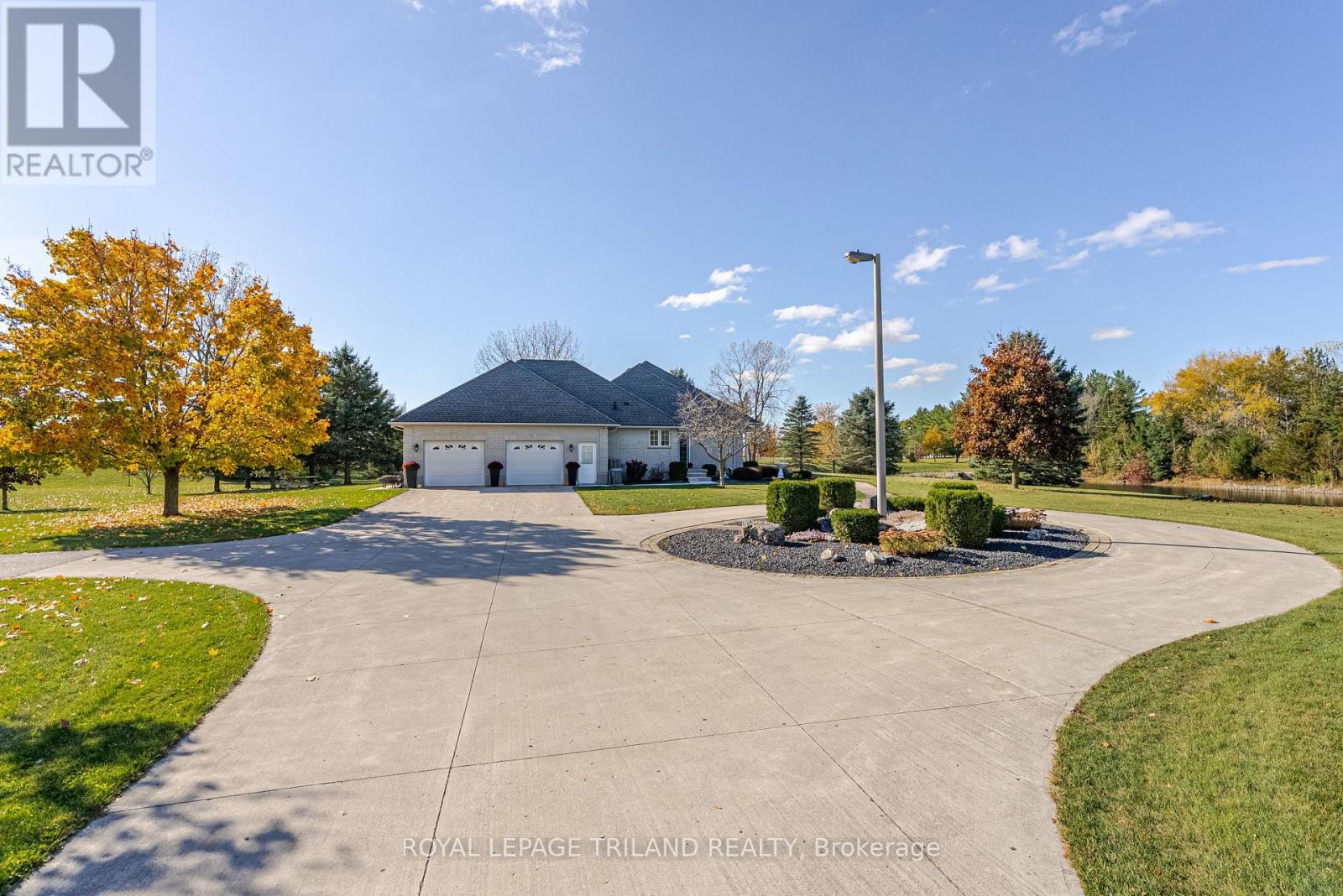 5017 Hamilton Road, Thames Centre (Dorchester), Ontario  N0L 1G6 - Photo 5 - X12491818