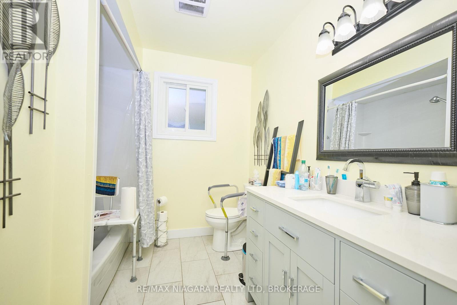 6516 Monroe Street, Niagara Falls, Ontario  L2G 2G8 - Photo 15 - X12424496