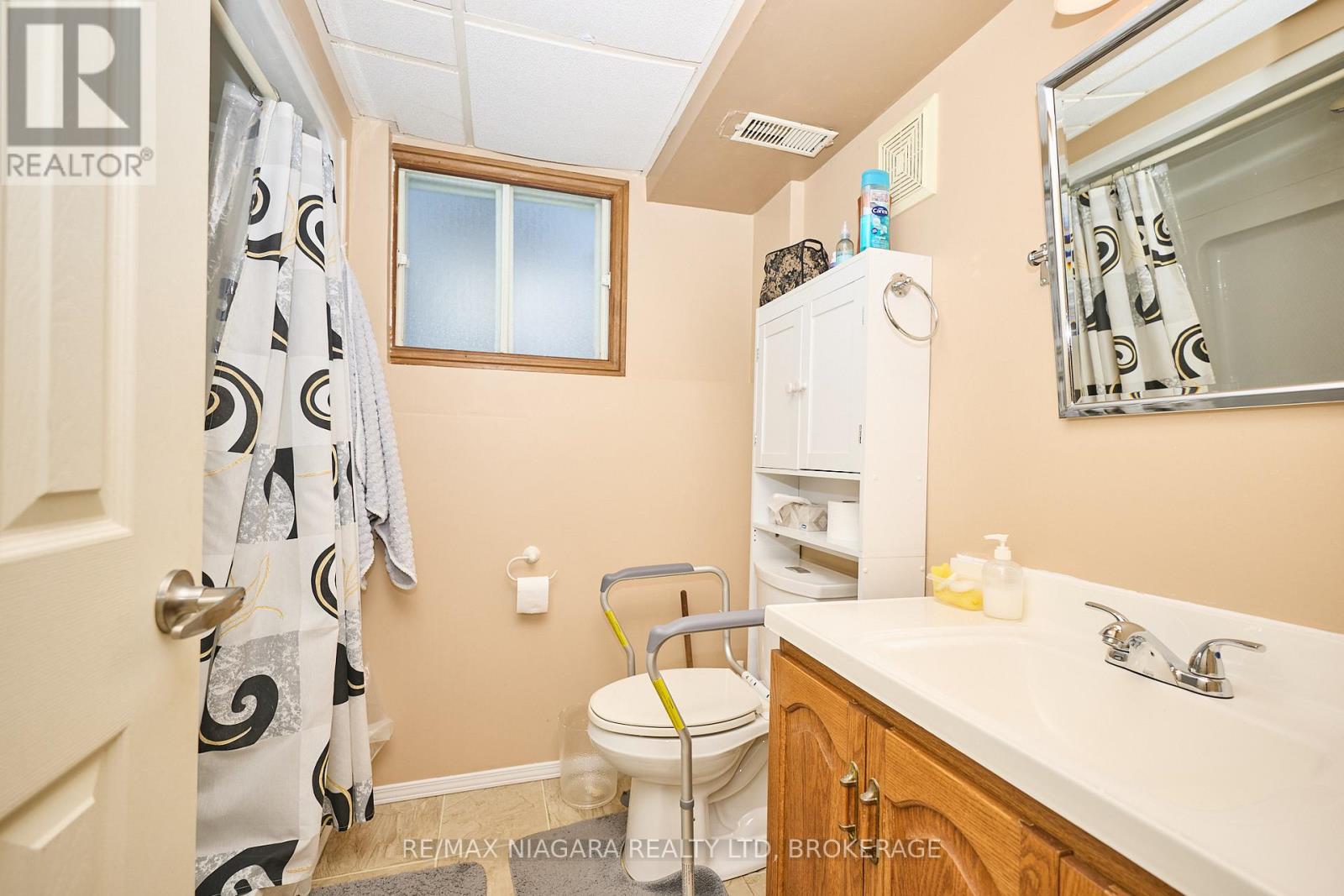 6516 Monroe Street, Niagara Falls, Ontario  L2G 2G8 - Photo 16 - X12424496