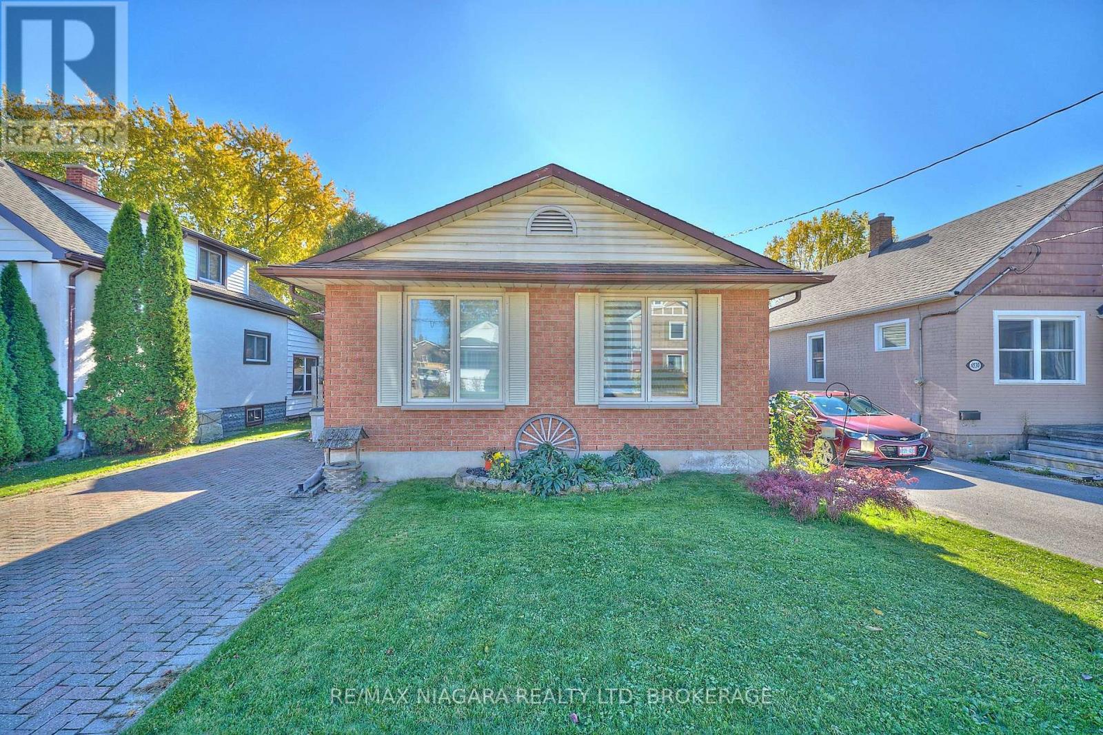 6516 Monroe Street, Niagara Falls, Ontario  L2G 2G8 - Photo 2 - X12424496