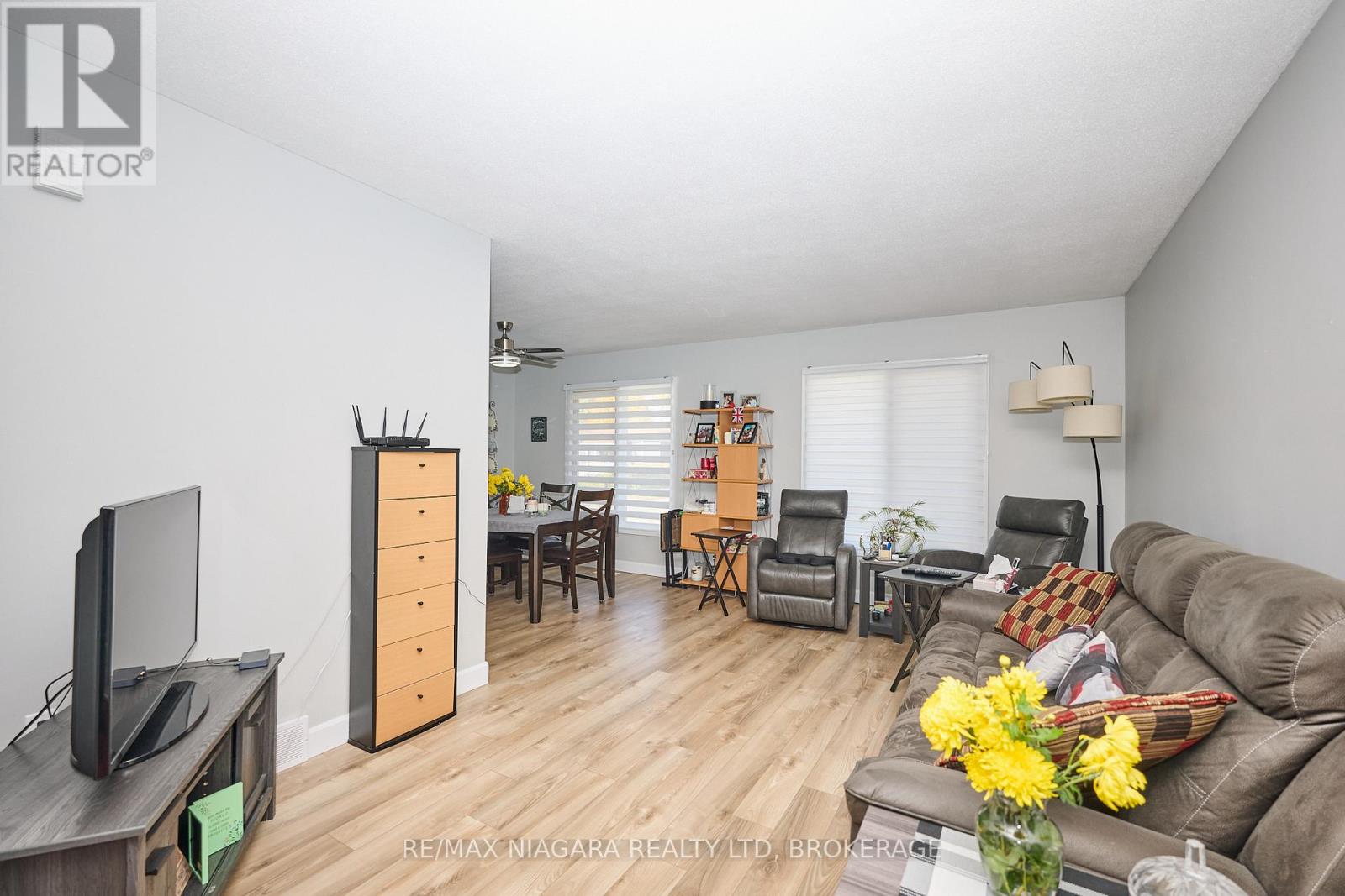 6516 Monroe Street, Niagara Falls, Ontario  L2G 2G8 - Photo 4 - X12424496