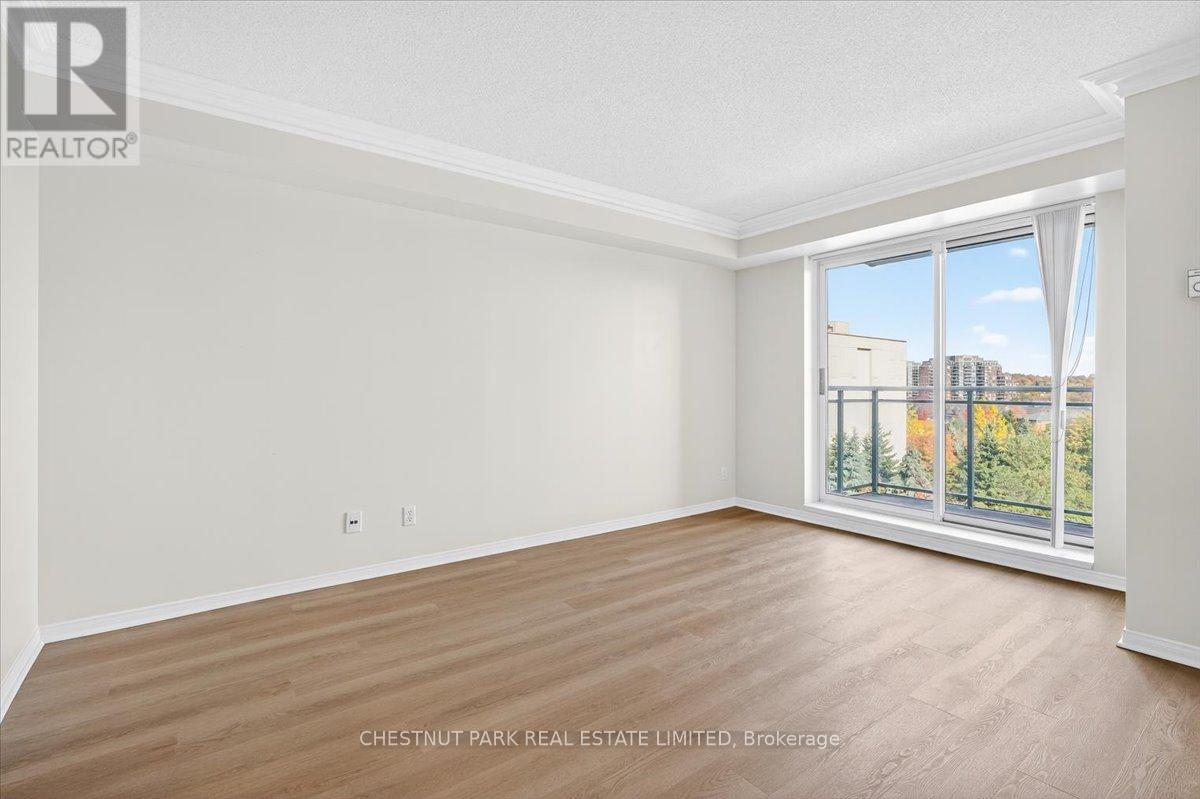 805 - 51 Baffin Court, Richmond Hill, Ontario  L4B 4P6 - Photo 8 - N12486270