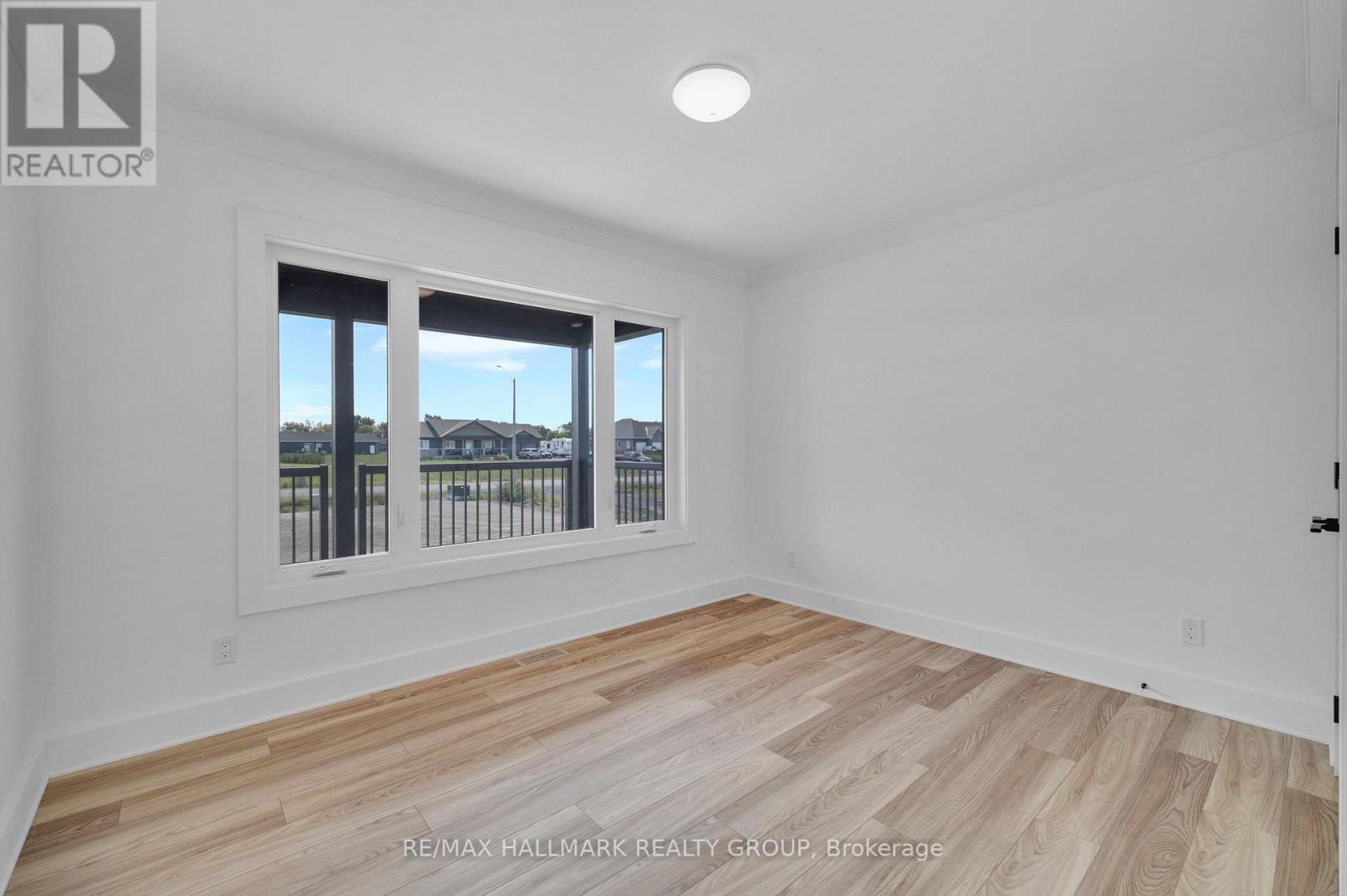 208 Trudeau Crescent, Russell, Ontario  K4R 1E5 - Photo 21 - X12460672