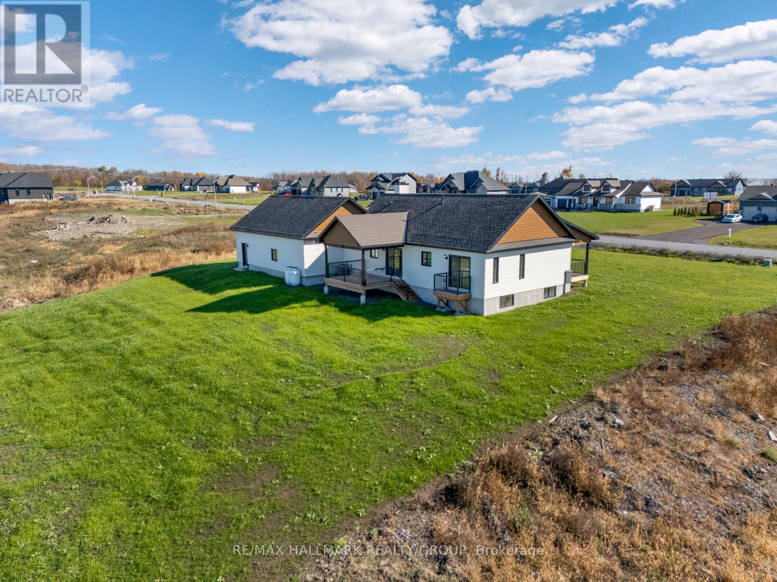 208 Trudeau Crescent, Russell, Ontario  K4R 1E5 - Photo 28 - X12460672