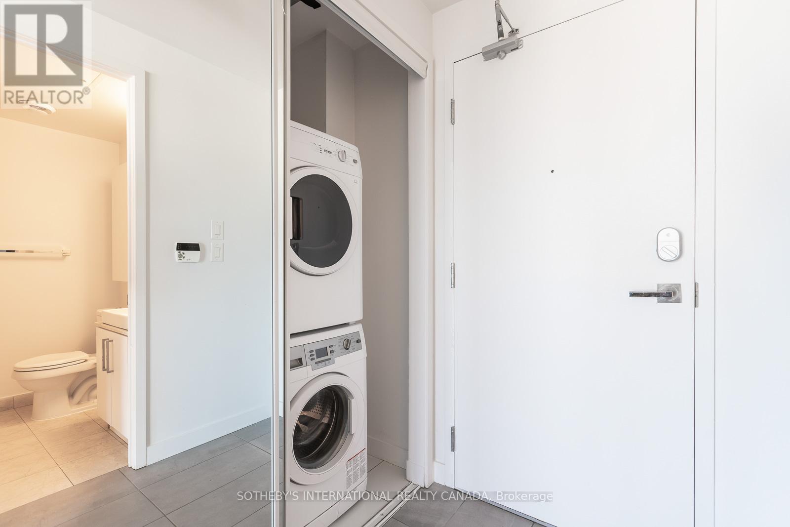 3505 - 12 York Street, Toronto (Waterfront Communities), Ontario  M5J 0A9 - Photo 13 - C12491418