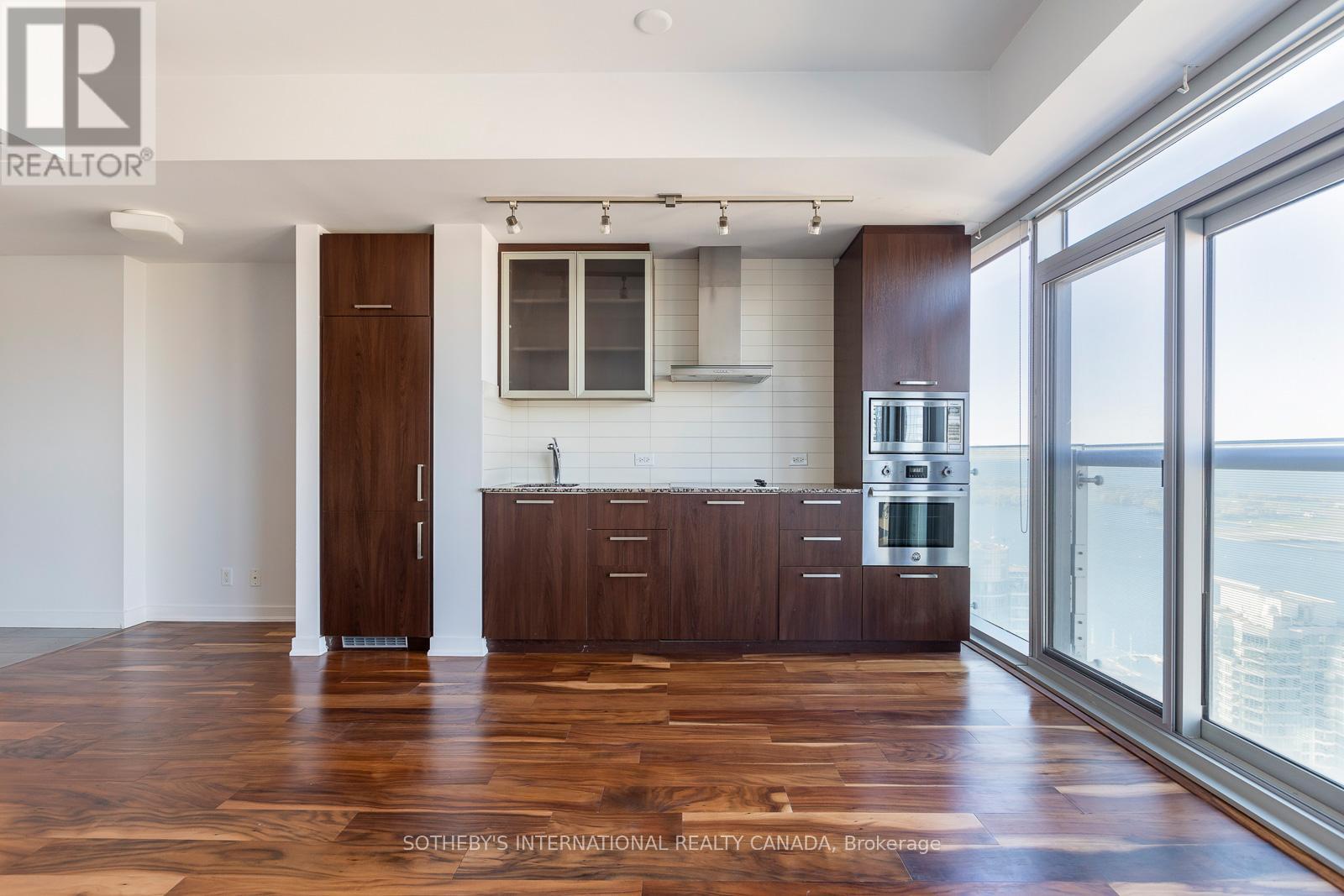 3505 - 12 York Street, Toronto (Waterfront Communities), Ontario  M5J 0A9 - Photo 9 - C12491418