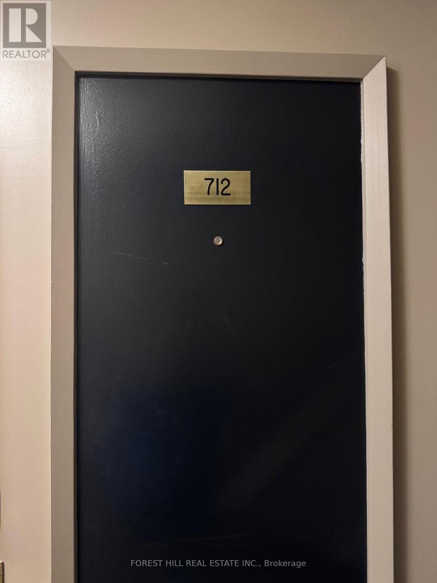 712 - 909 Bay Street, Toronto, Ontario  M5S 3G2 - Photo 1 - C12491476