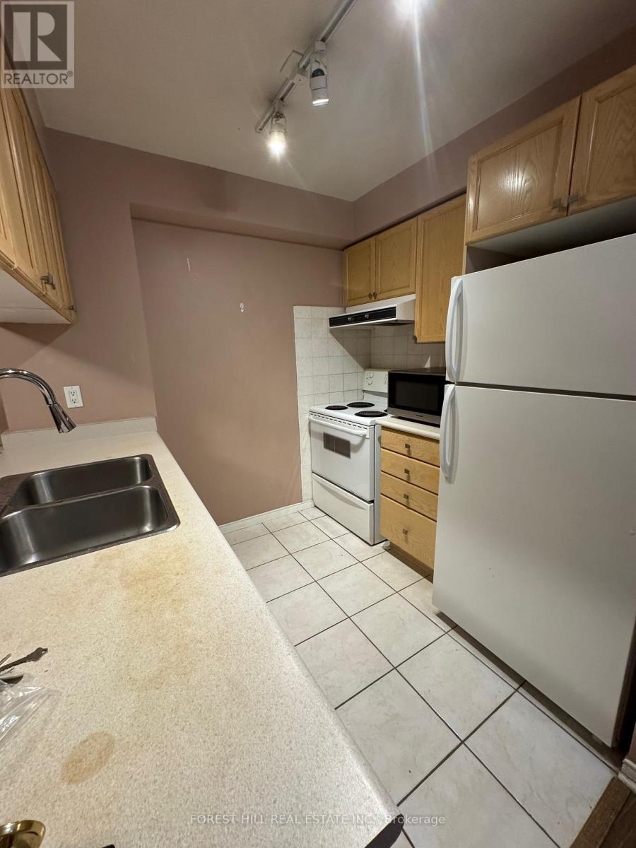 712 - 909 Bay Street, Toronto, Ontario  M5S 3G2 - Photo 4 - C12491476