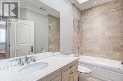 330 Elm Road, Toronto, Ontario  M5H 3V4 - Photo 22 - C12491556