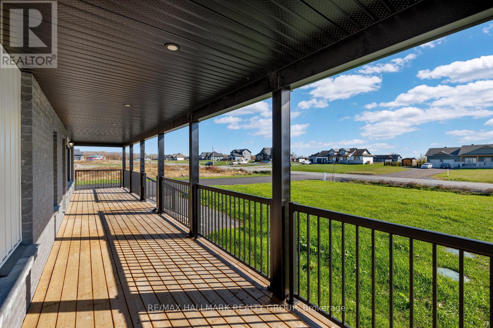 208 Trudeau Crescent, Russell, Ontario  K4R 1E5 - Photo 3 - X12460672